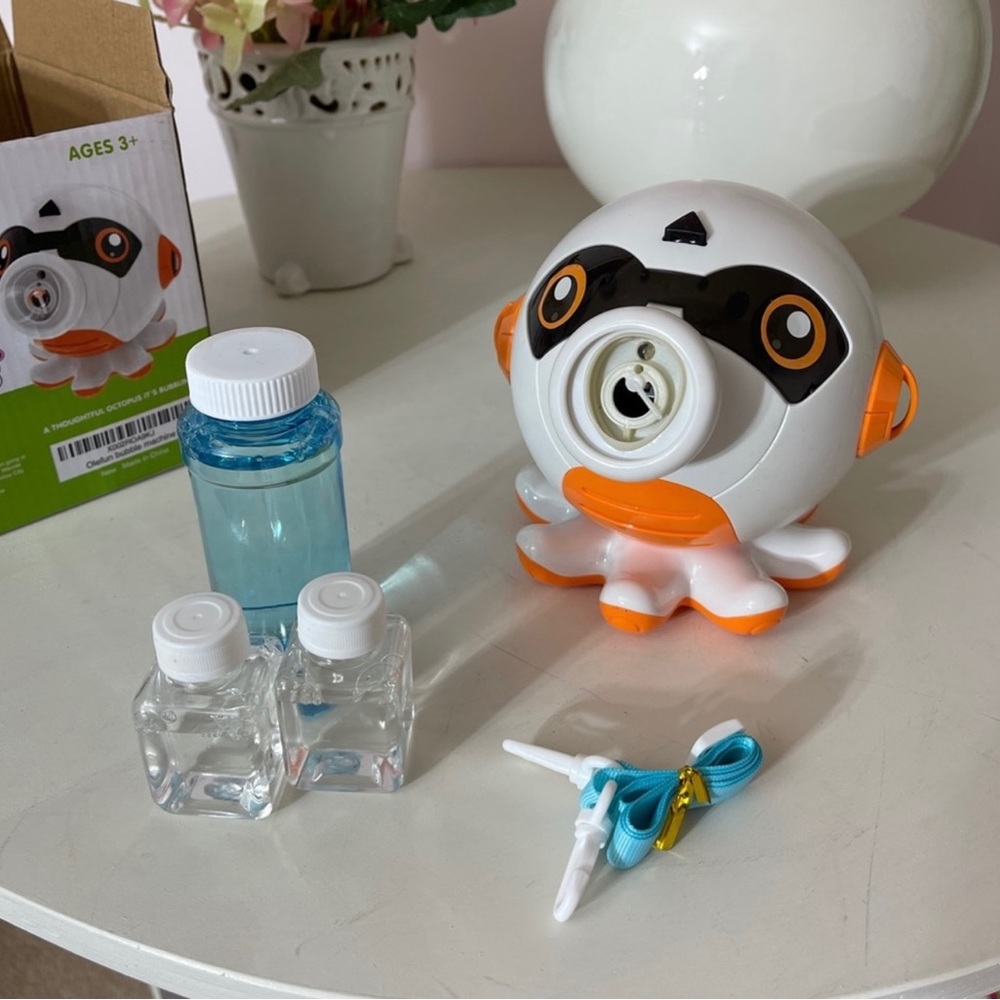 Kids bubble machine